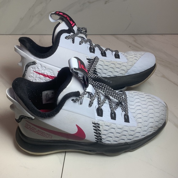 Nike CT4629-008 LeBron Witness V 5 2020 Air Basketball Shoes Youth Sz 4Y - Picture 4 of 9